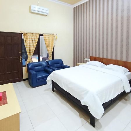 Gita Puri Redpartner Blitar Hotell Eksteriør bilde