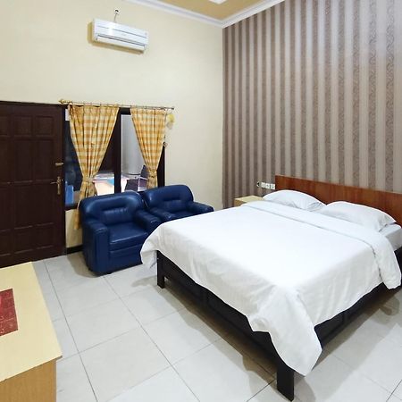 Gita Puri Redpartner Blitar Hotell Eksteriør bilde