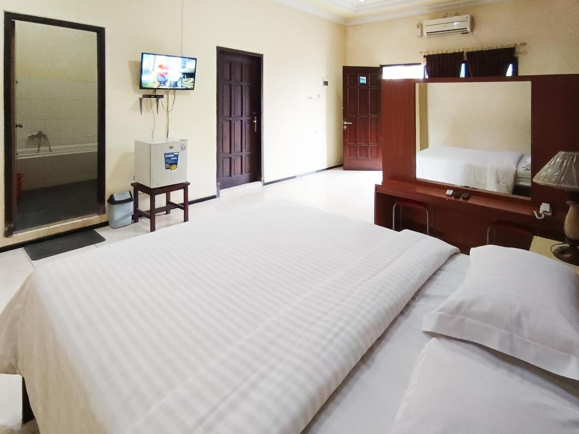 Gita Puri Redpartner Blitar Hotell Eksteriør bilde