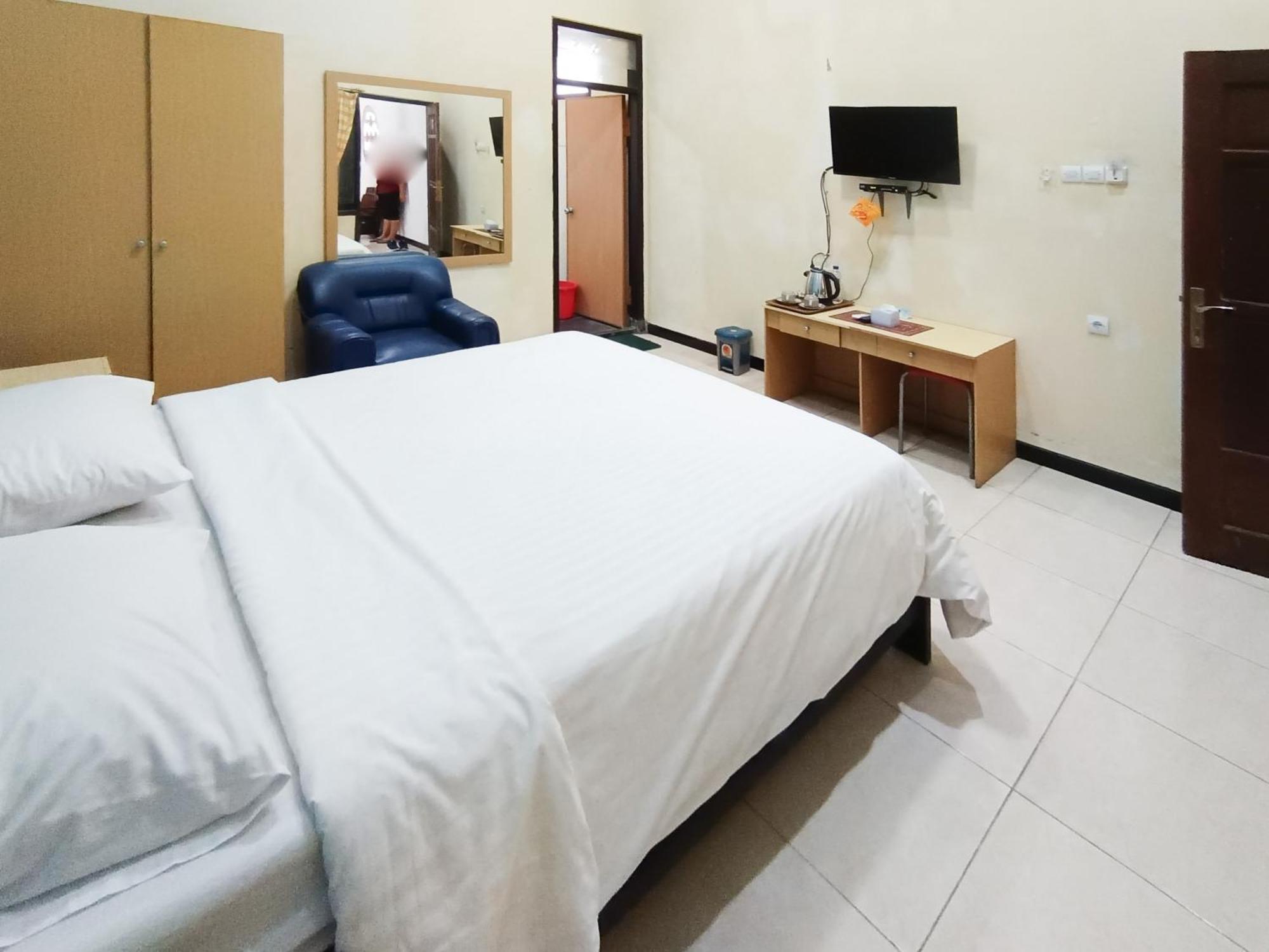 Gita Puri Redpartner Blitar Hotell Eksteriør bilde