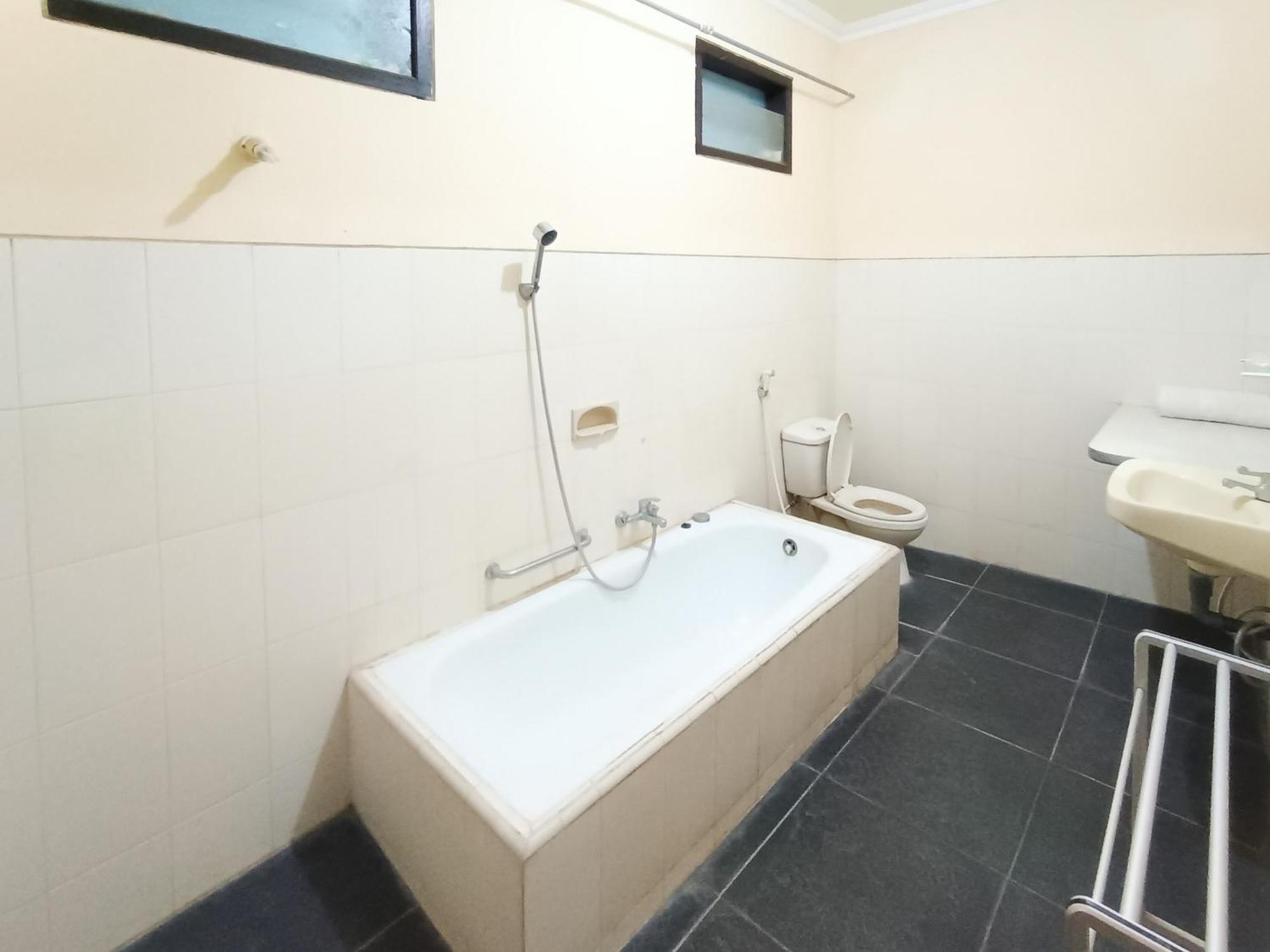 Gita Puri Redpartner Blitar Hotell Eksteriør bilde