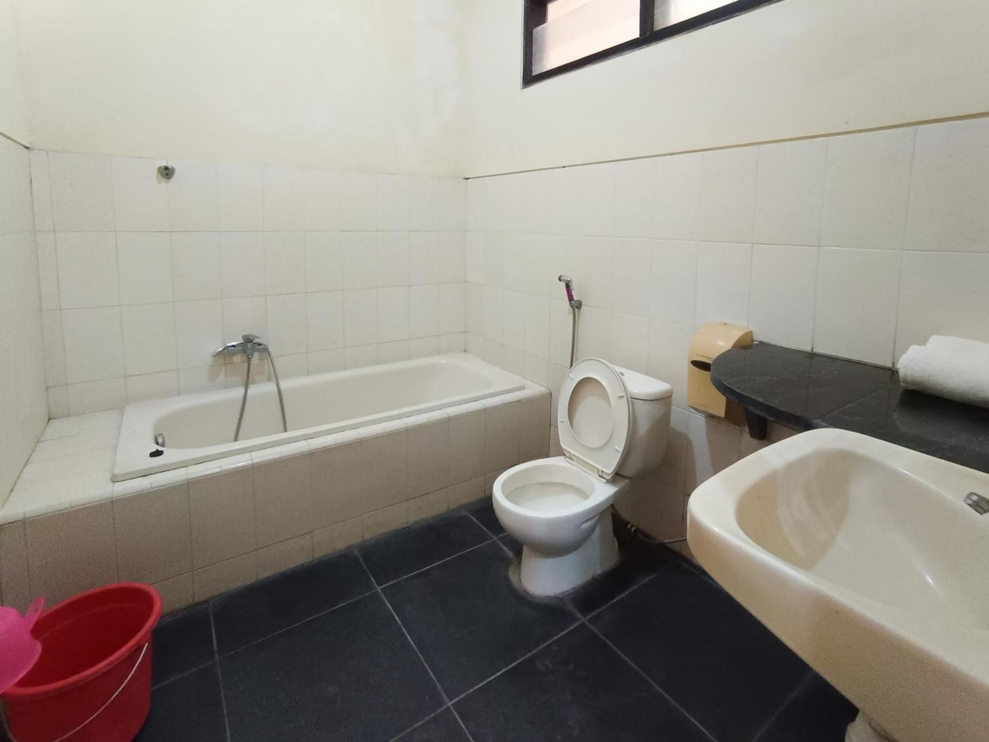 Gita Puri Redpartner Blitar Hotell Eksteriør bilde