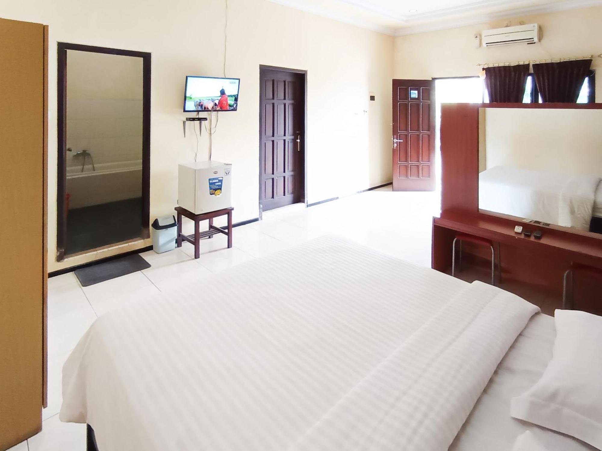 Gita Puri Redpartner Blitar Hotell Eksteriør bilde