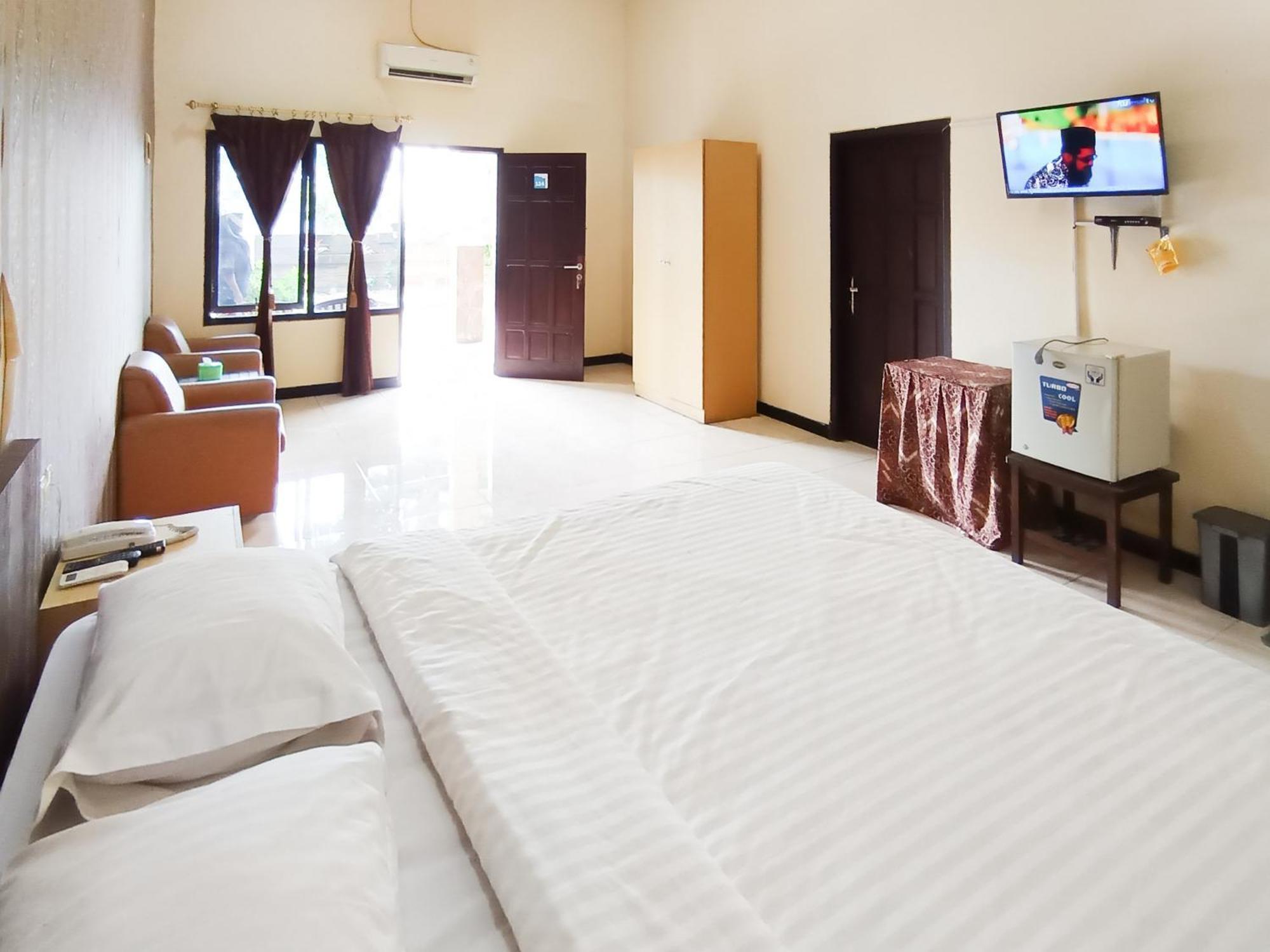Gita Puri Redpartner Blitar Hotell Eksteriør bilde