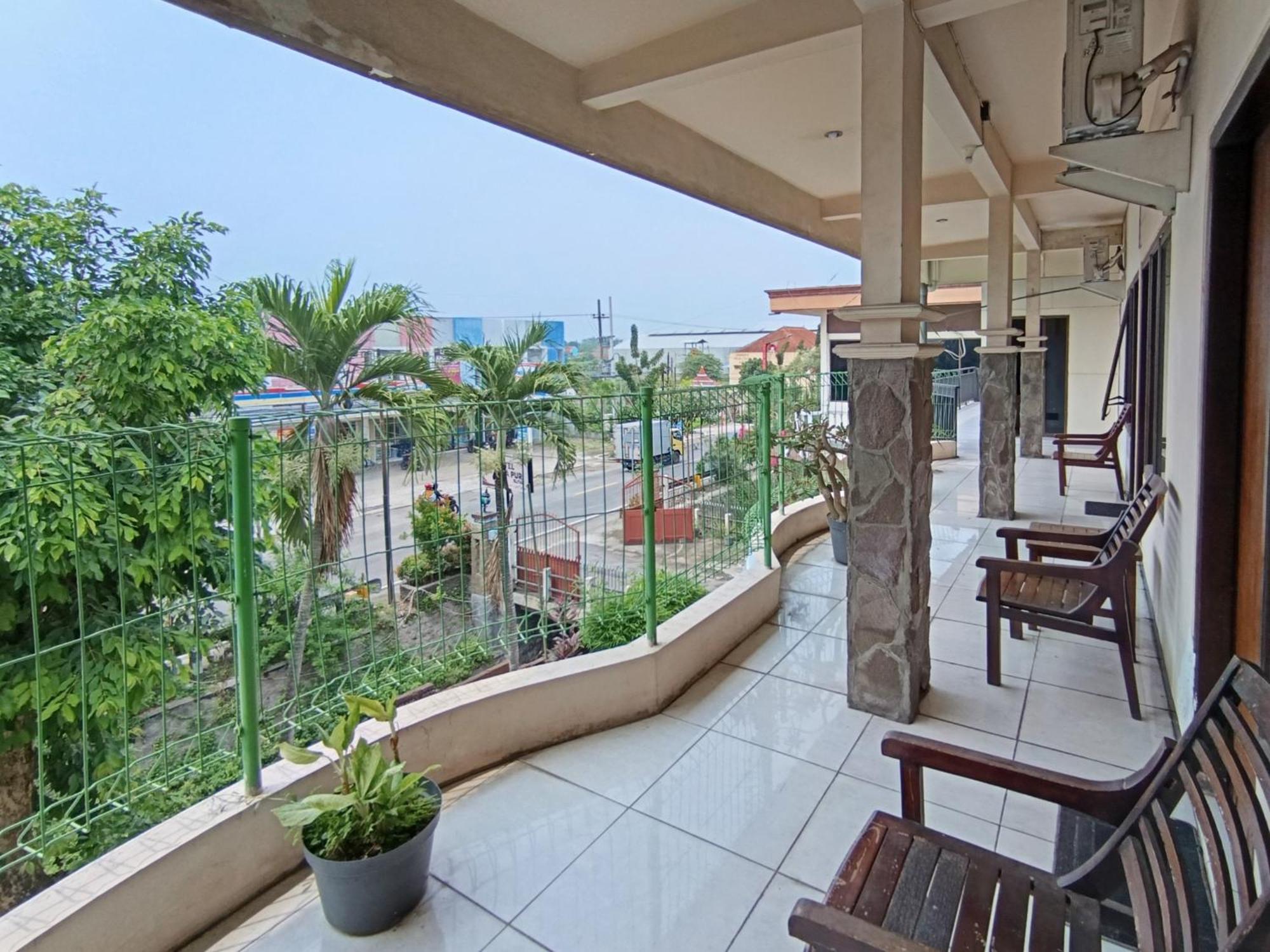 Gita Puri Redpartner Blitar Hotell Eksteriør bilde