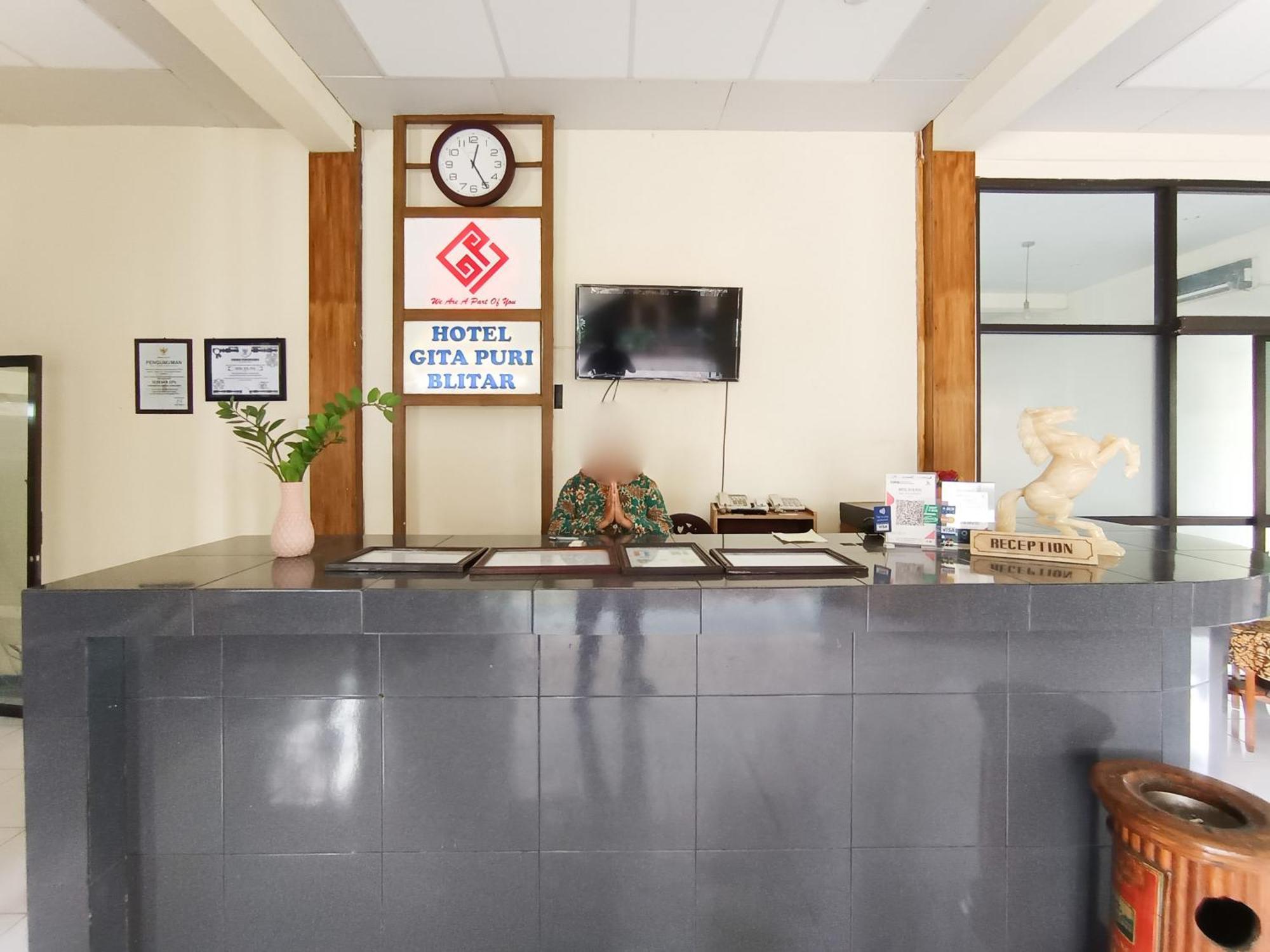 Gita Puri Redpartner Blitar Hotell Eksteriør bilde